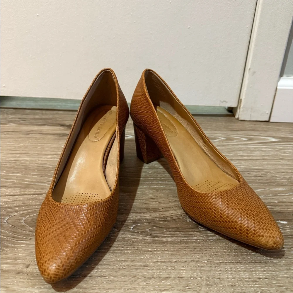 Like New Corso Como Brown Textured Heels - Picture 2 of 8